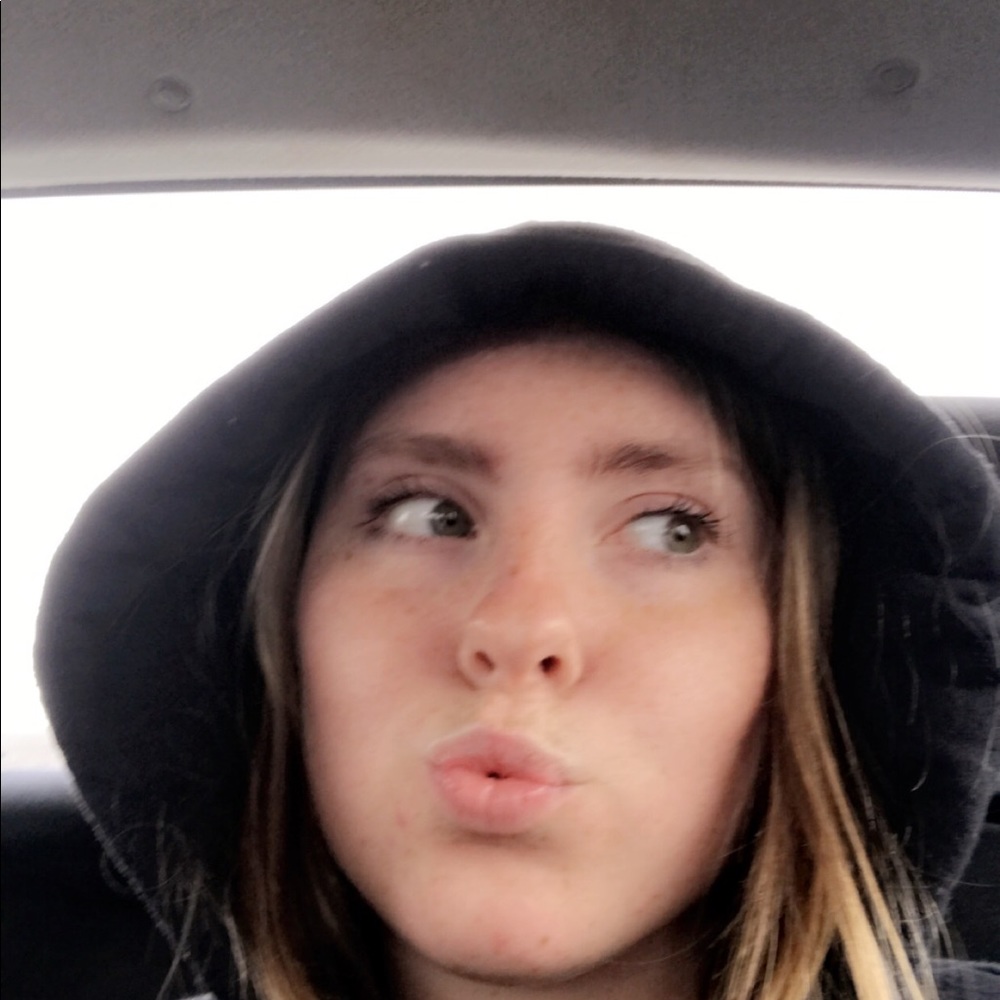 Meet your Posher, Abbey